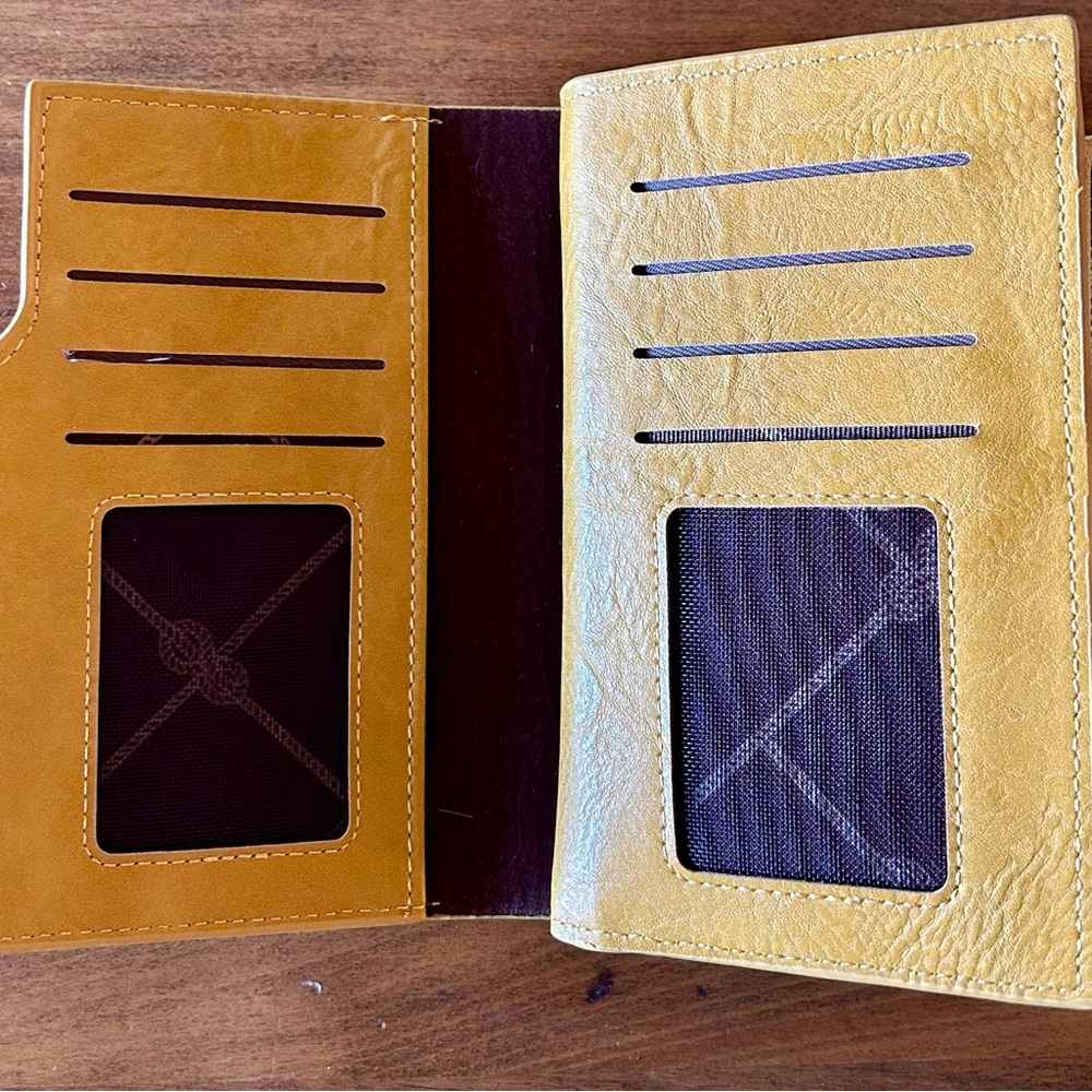 Wrangler BiFold Wallet Card Holder - Picture 3 of 3
